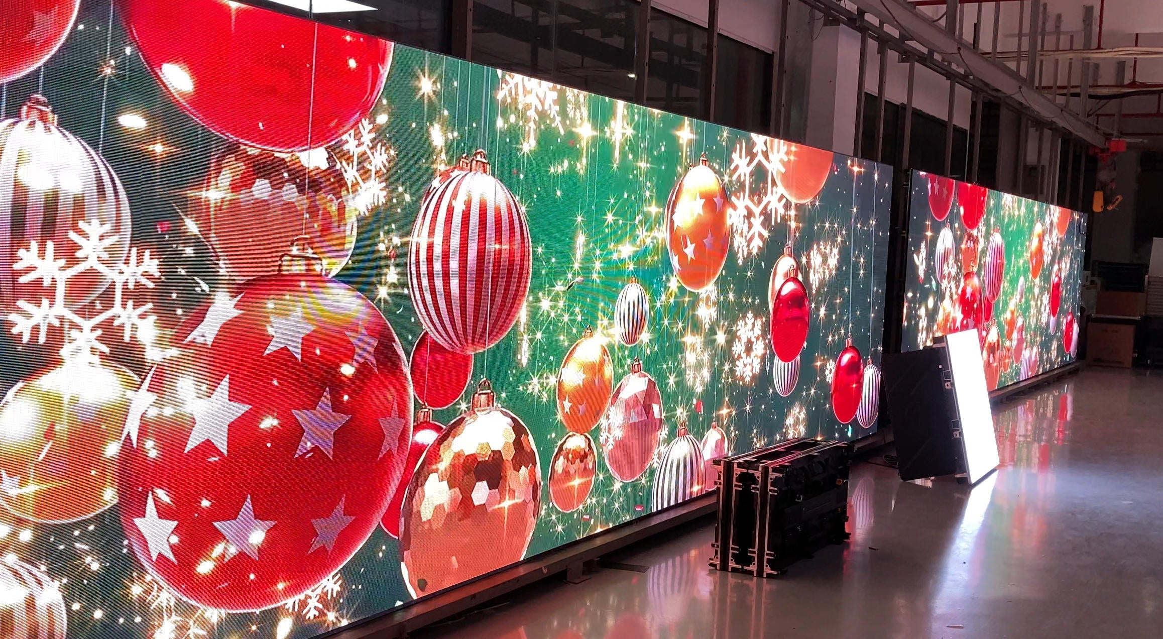 Christmas Celebration with P3.91 Outdoor LED Screen - Festive Display Solutions