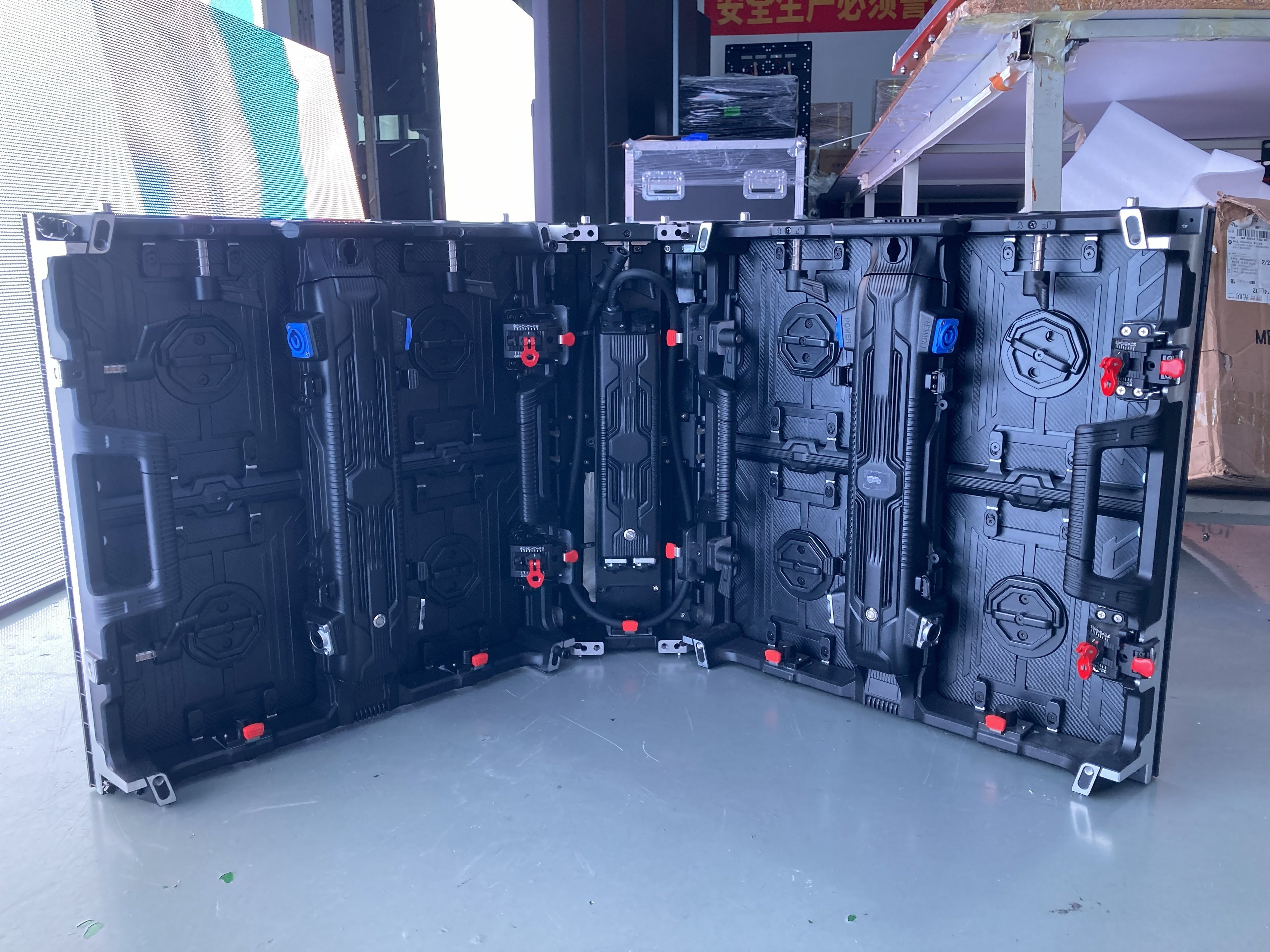 250x500mm 45° Arc Corner Rental LED Cabinet | P2.604 / P2.97 / P3.91