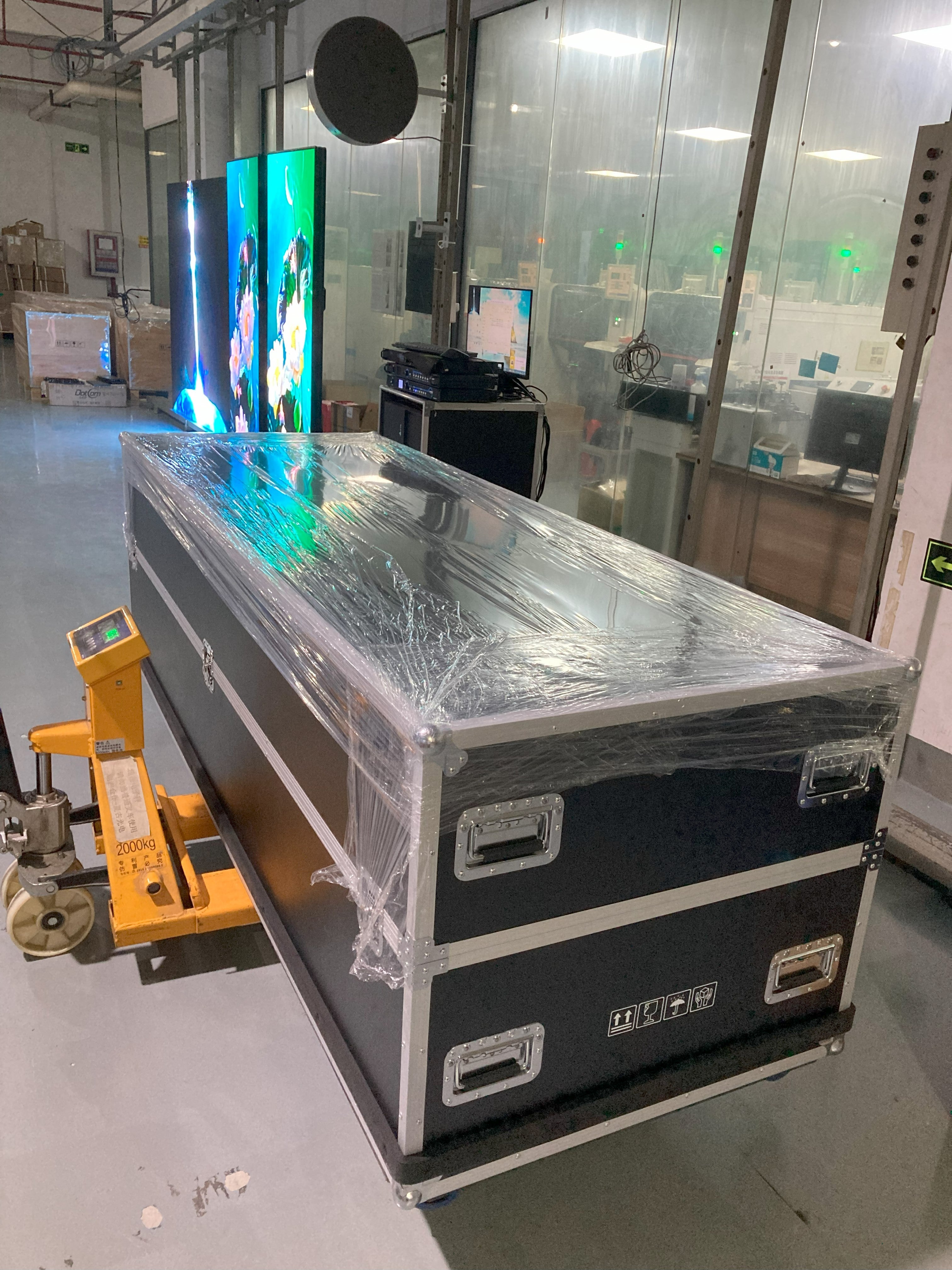 P1.53 Mobile LED Poster Display | Portable Retail Digital Signage - Ultra HD