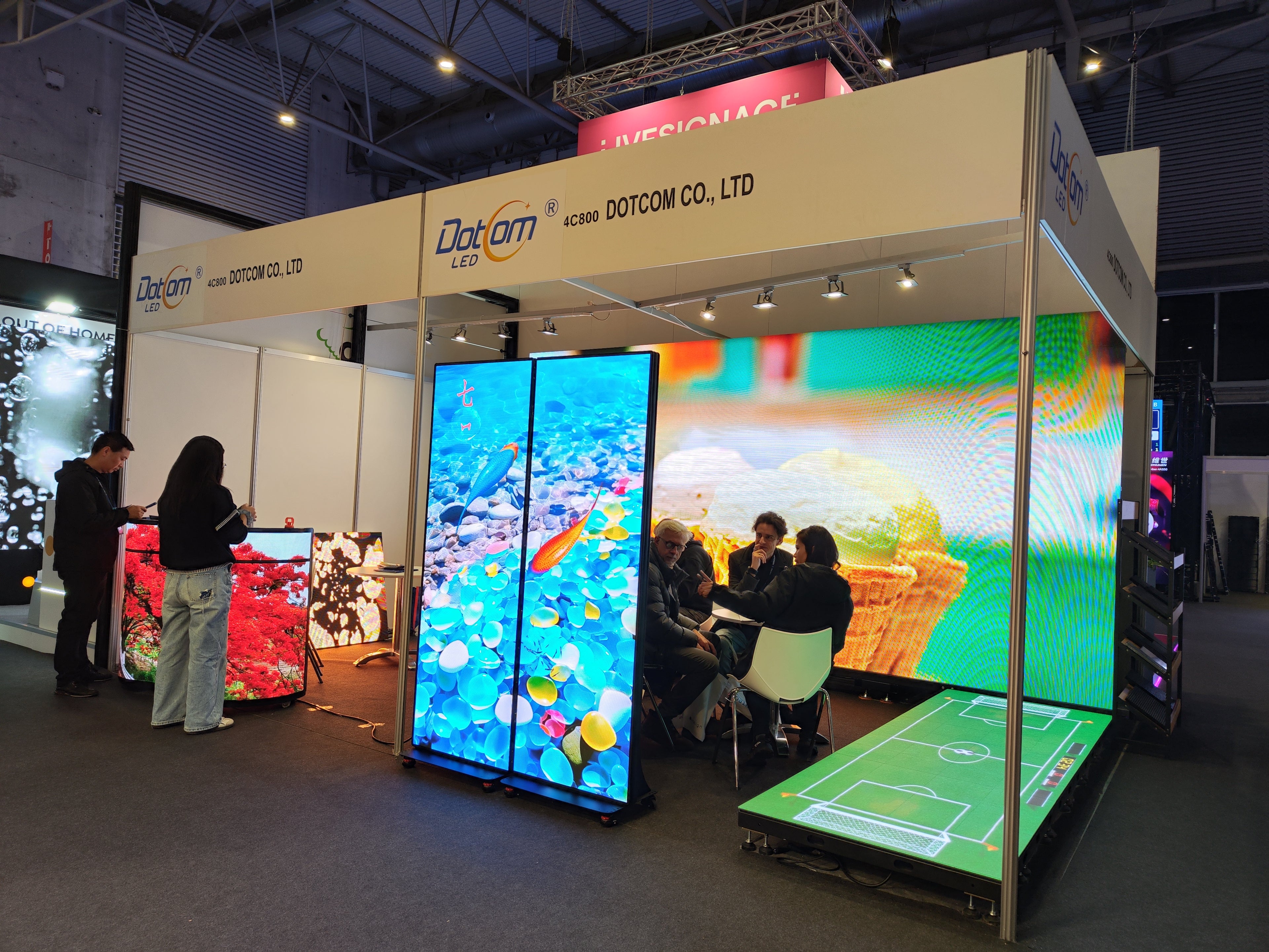 P1.53 Mobile LED Poster Display | Portable Retail Digital Signage