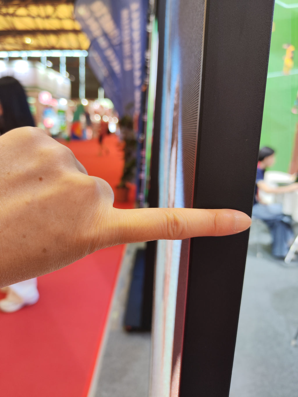 Dotcom Ultra-Thin Double-Sided LED Poster Display | Dual-Sided Digital Signage