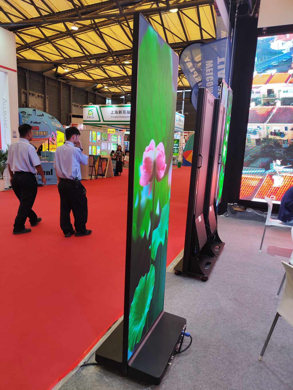 Dotcom Ultra-Thin Double-Sided LED Poster Display | Dual-Sided Digital Signage