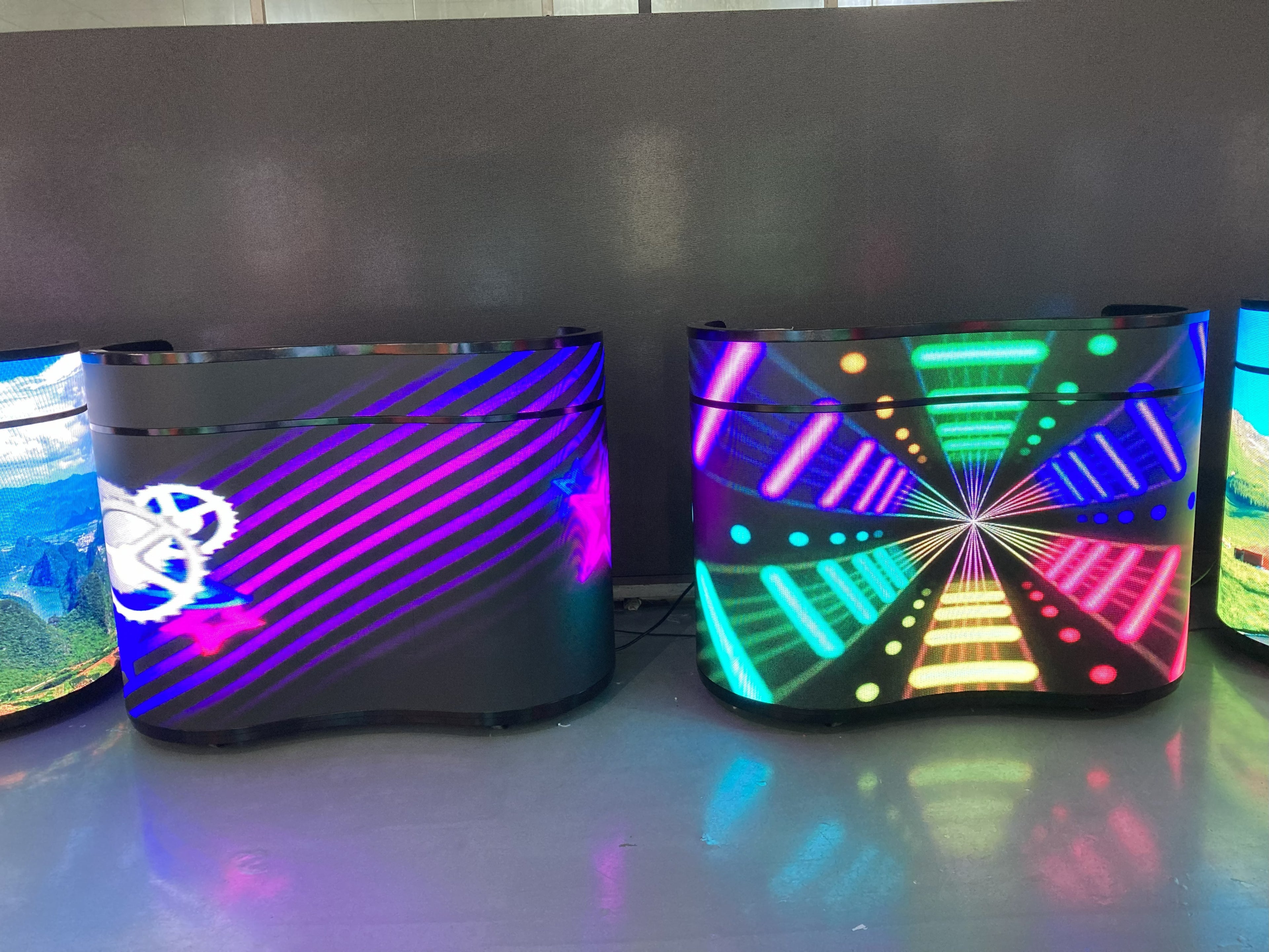 Dotcom LED Reception Display P1.53 – Dynamic Content, Customizable