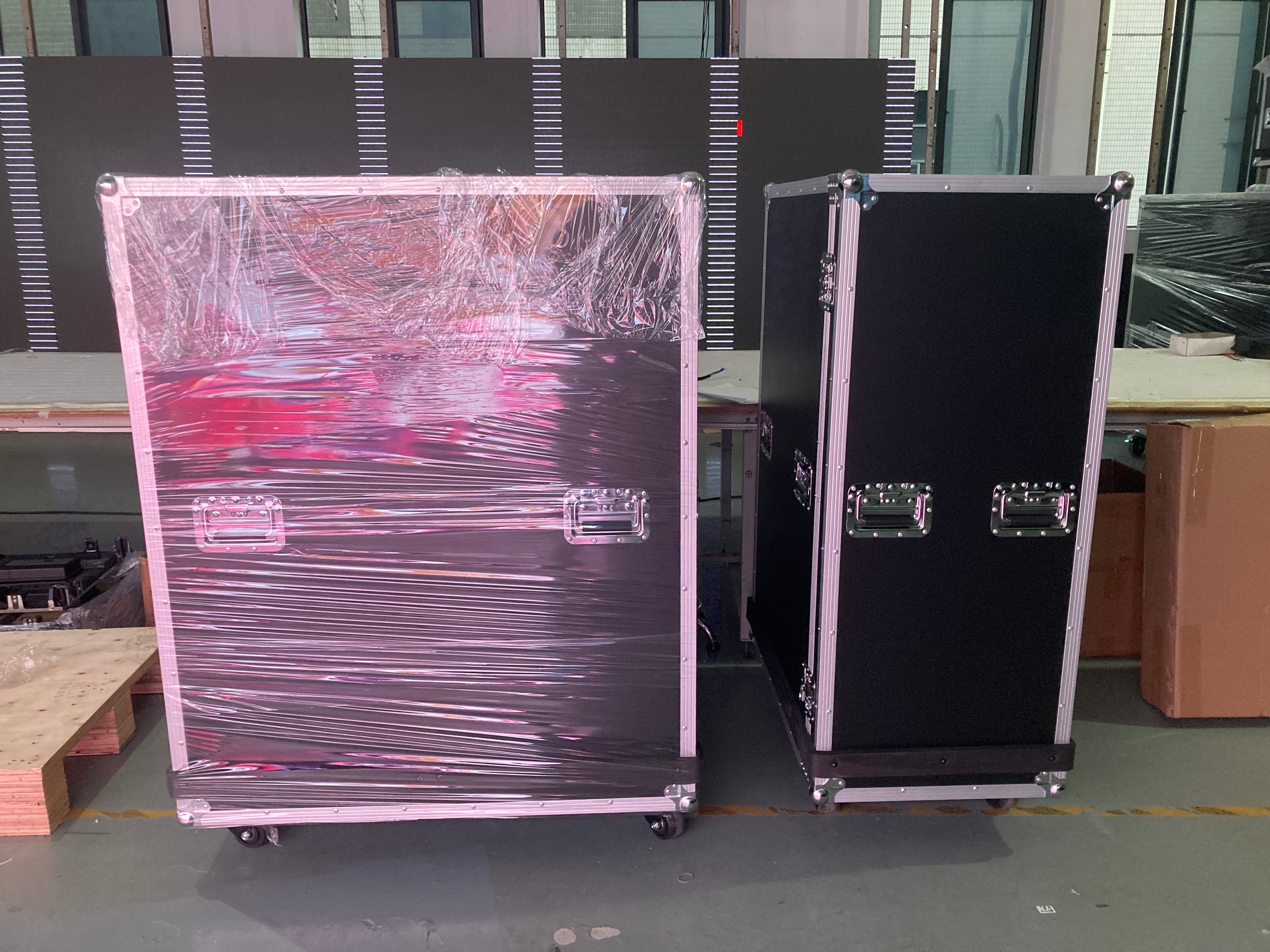 Foldable LED Poster Screen | P1.53 P1.86 P2.0 P2.5 | 640×1920mm
