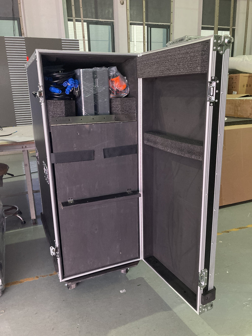 Foldable LED Poster Screen | P1.53 P1.86 P2.0 P2.5 | 640×1920mm
