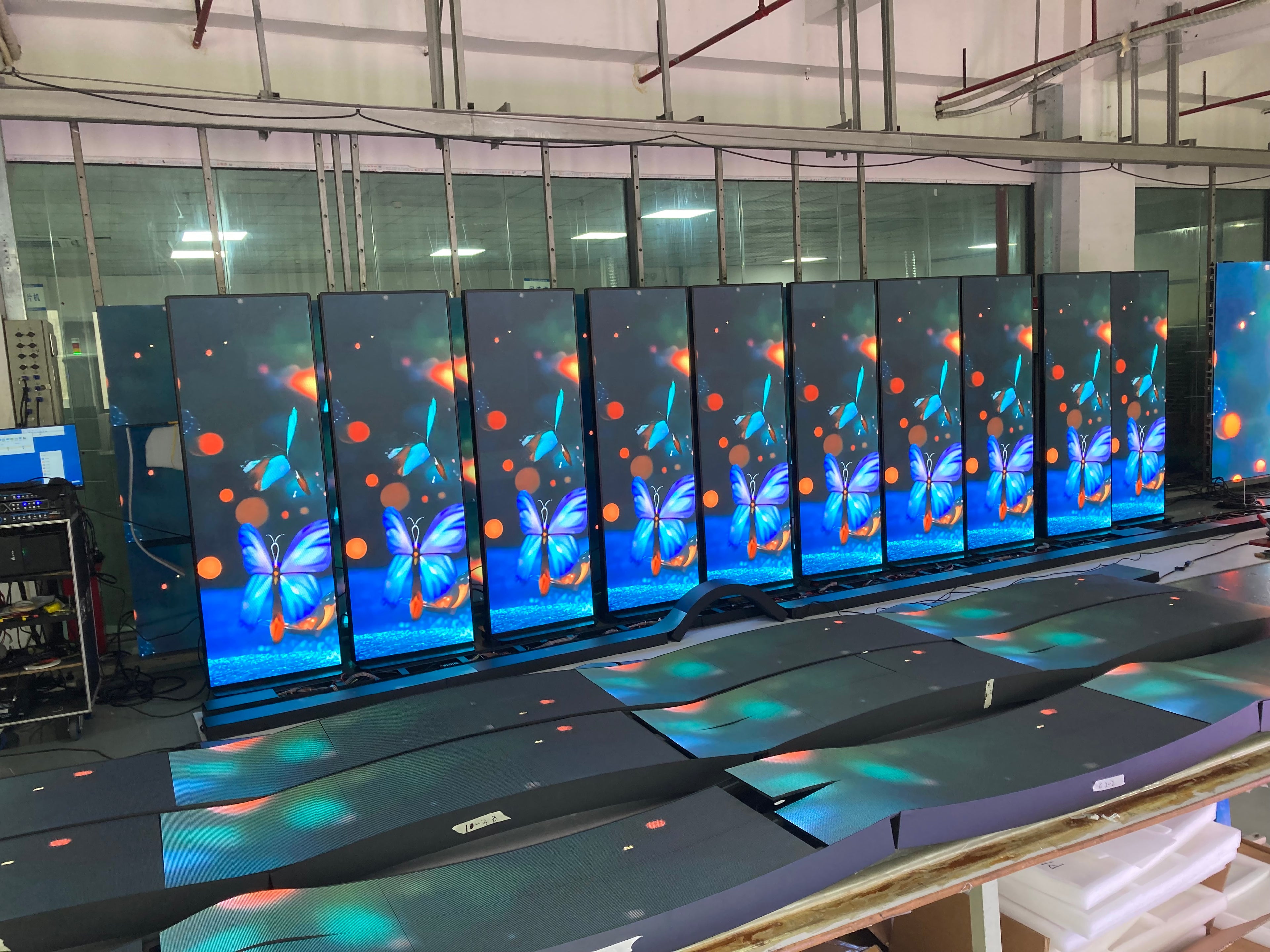 Foldable LED Poster Screen | P1.53 P1.86 P2.0 P2.5 | 640×1920mm