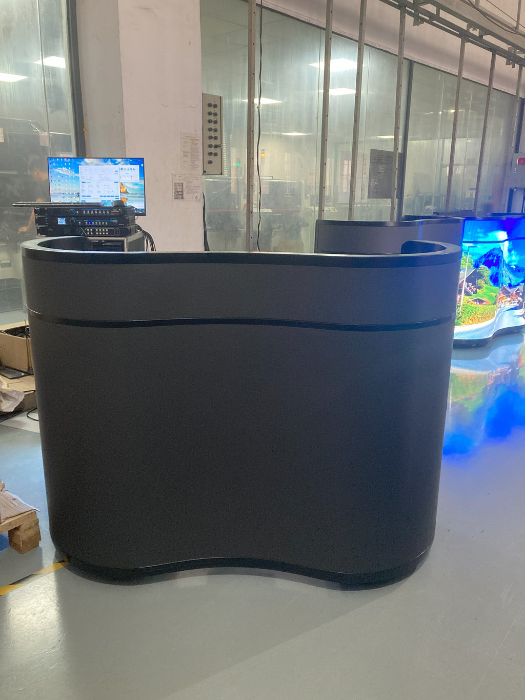 Dotcom LED Reception Display P1.53 – Dynamic Content, Customizable